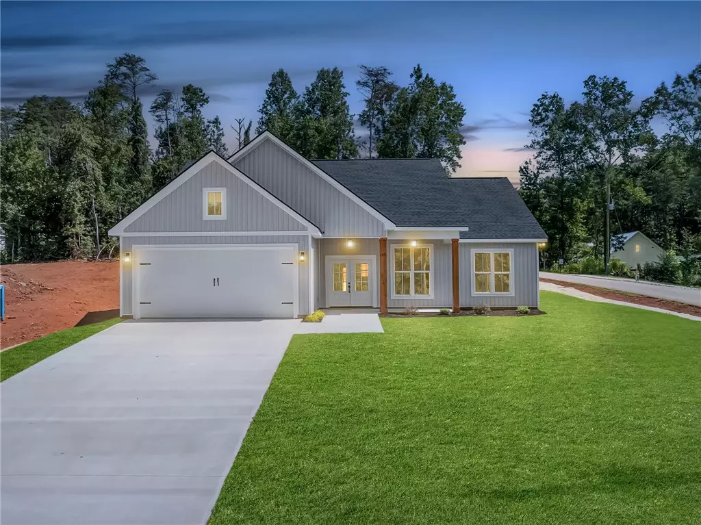 Westminster, SC 29693,107 Mount Bay DR