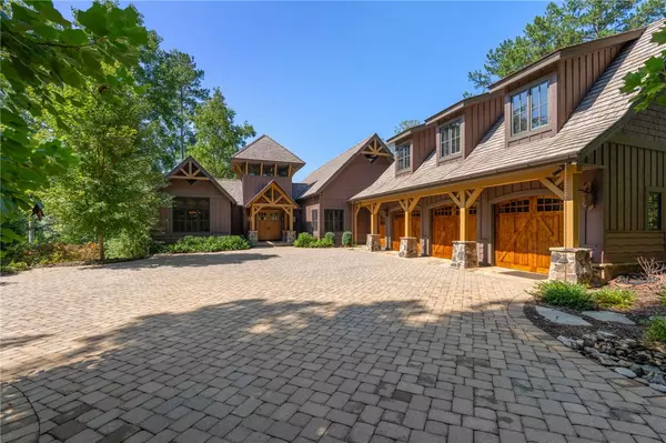 303 Crooked Rock LN, Sunset, SC 29685