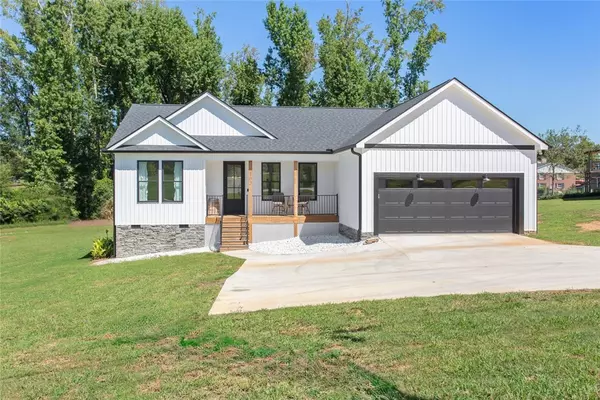 302 W Quincy RD, Seneca, SC 29678