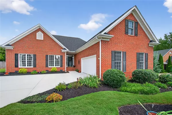 4 Audrey LN, Greenville, SC 29615