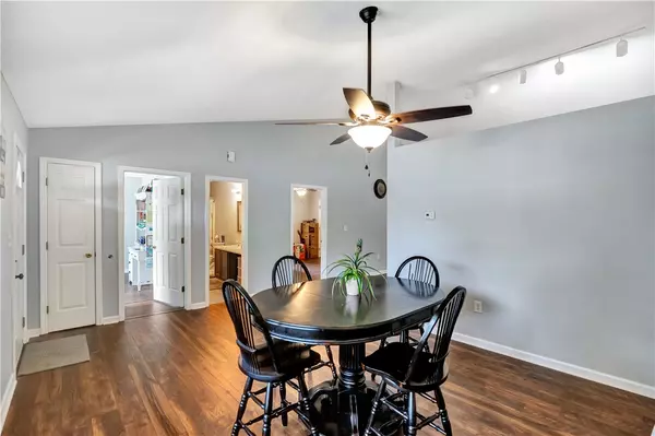 Anderson, SC 29625,100 Featherfilled CT