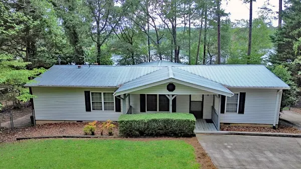 290 Cardinal LN, Toccoa, GA 30577