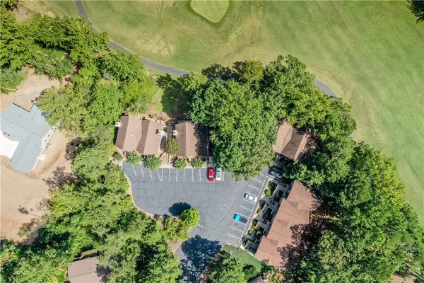 Salem, SC 29676,900 Captains Cove CT #2