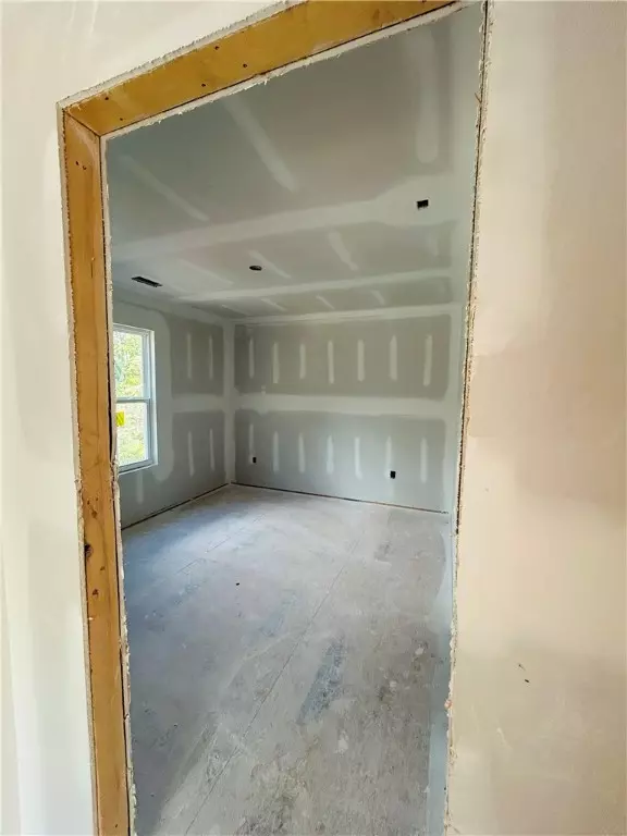 Taylors, SC 29687,102 millbrook CIR