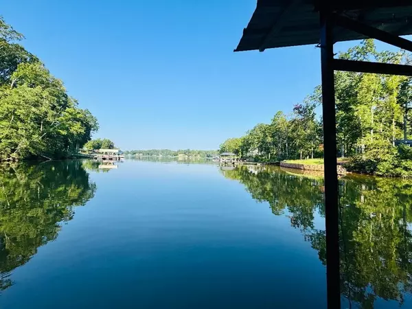 Abbeville, SC 29620,79 Blue Heron CV