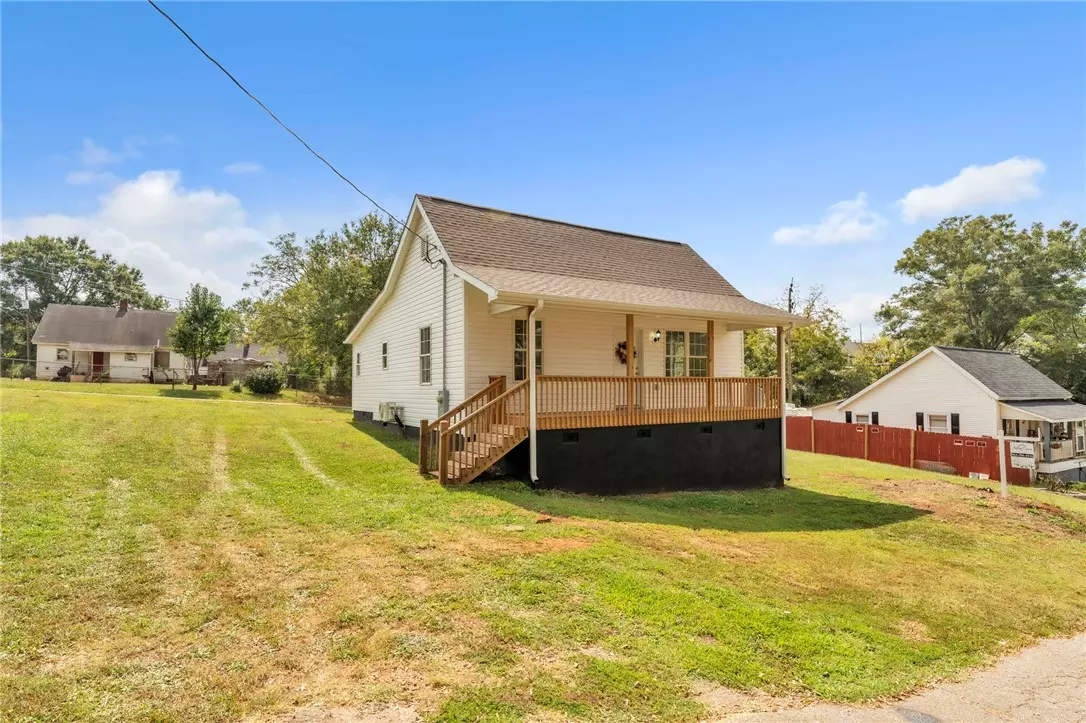 Pelzer, SC 29669,25 Green ST