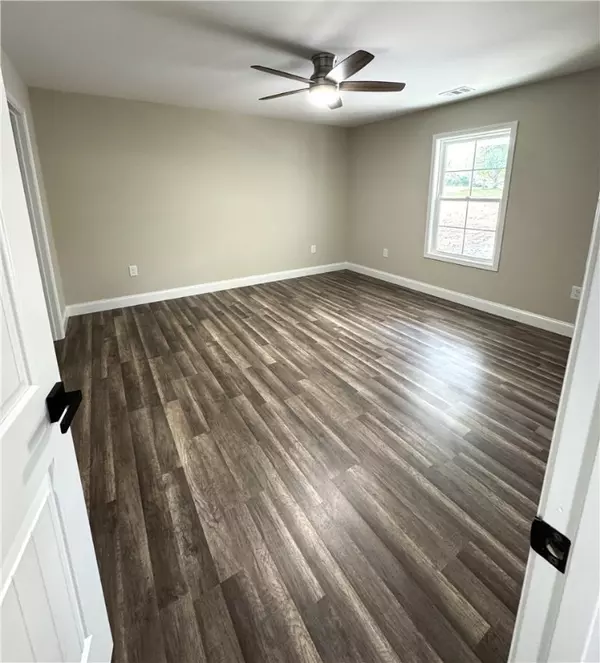 Seneca, SC 29678,502 Keith LN