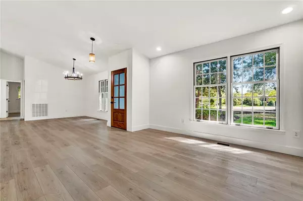 Seneca, SC 29672,301 Beech View CT