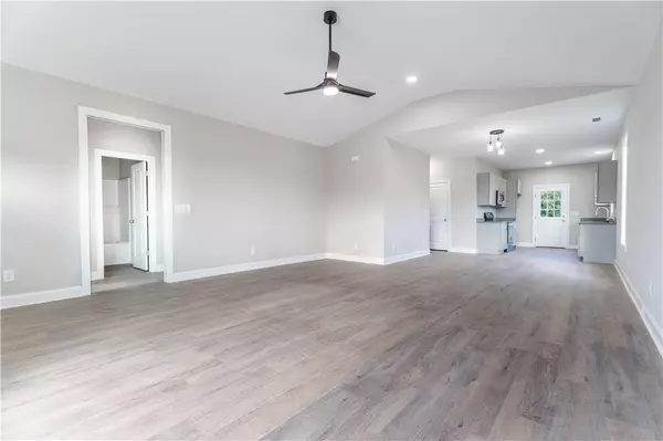 Seneca, SC 29678,405 S. Cherry ST