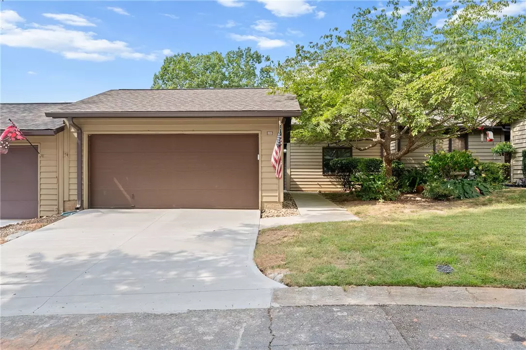 Greer, SC 29650,325 Skylark CIR