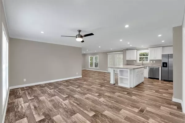 Central, SC 29630,124 Cherrywood DR