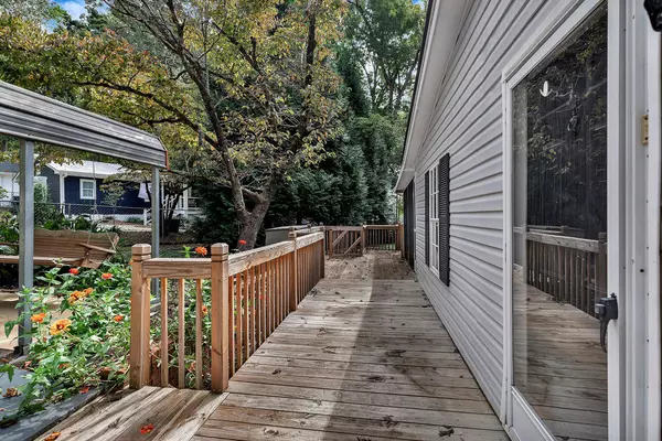 Seneca, SC 29678,604 Dusty Trail DR
