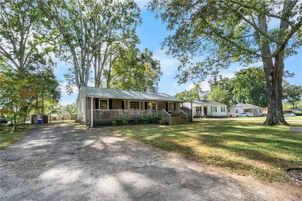 Pendleton, SC 29670,846 Crouch DR