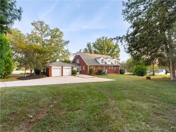 Anderson, SC 29621,1429 E Calhoun ST