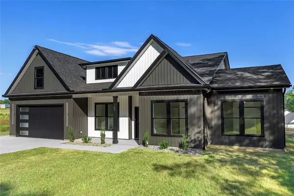 162 Refuge Church RD, Central, SC 29630