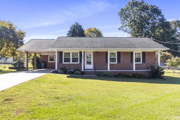 734 Tanglewood DR, Seneca, SC 29672