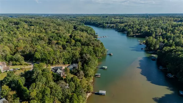 West Union, SC 29696,137 W Waters Edge LN