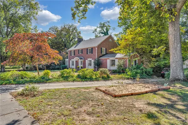 Easley, SC 29640,303 N B ST