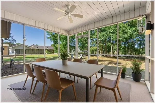 Seneca, SC 29678,1115 Davis Mill RD