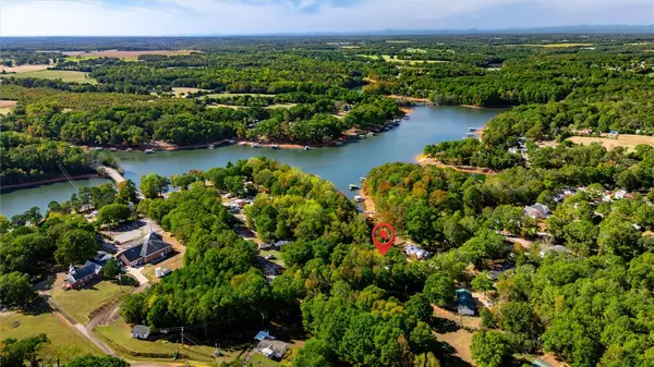 Townville, SC 29689,351 Lakewood Dr 351 Lakewood DR