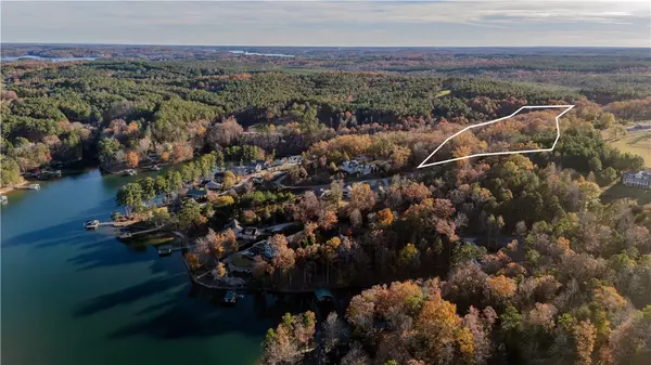 Seneca, SC 29672,132 Sweetwater View RD