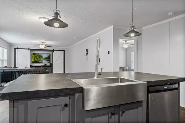 Abbeville, SC 29620,261 Fox RD