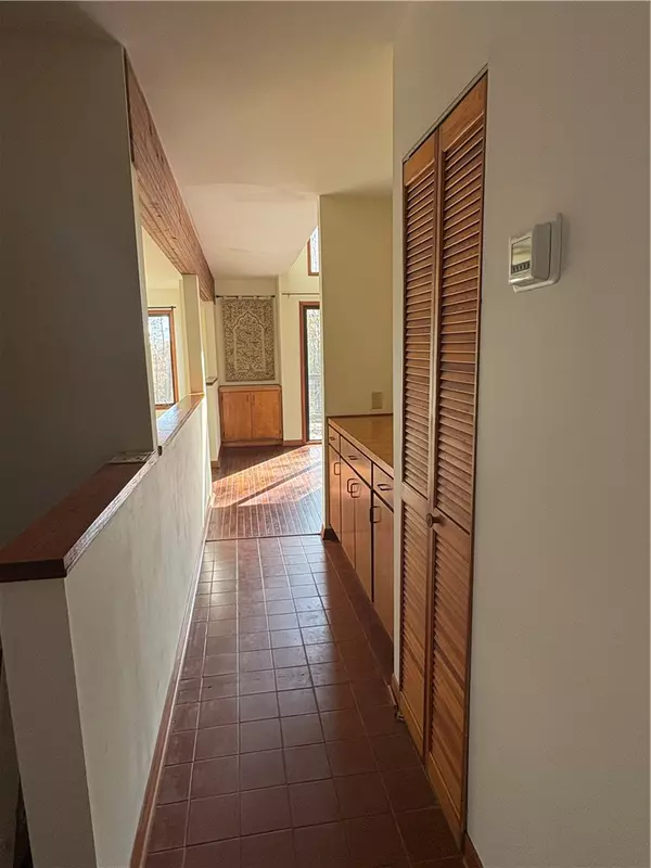 Seneca, SC 29678,1298 Carradine RD