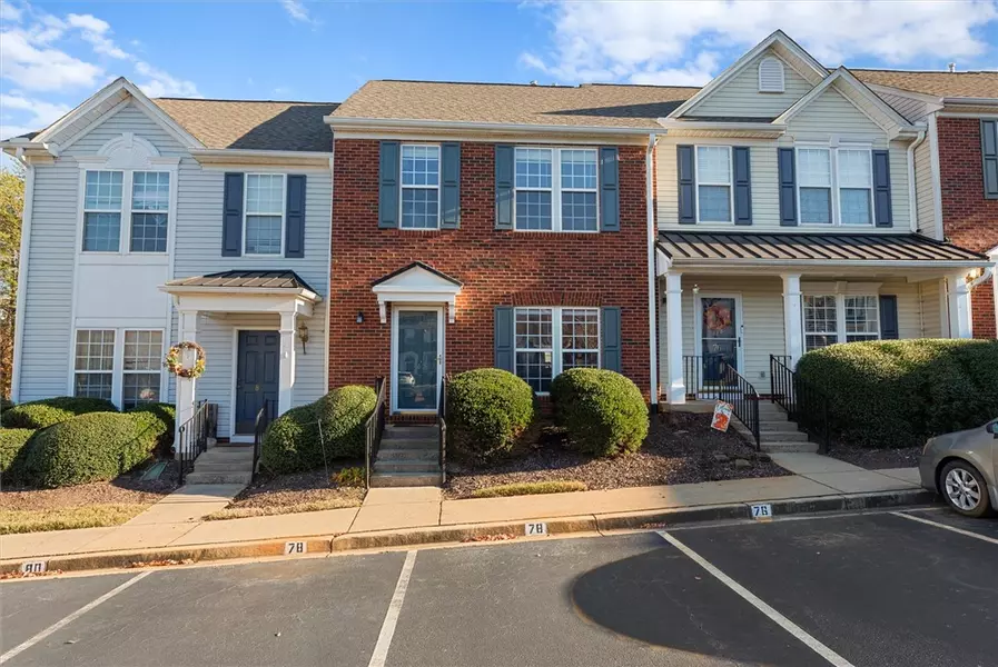 78 Spring Crossing CIR, Greer, SC 29650