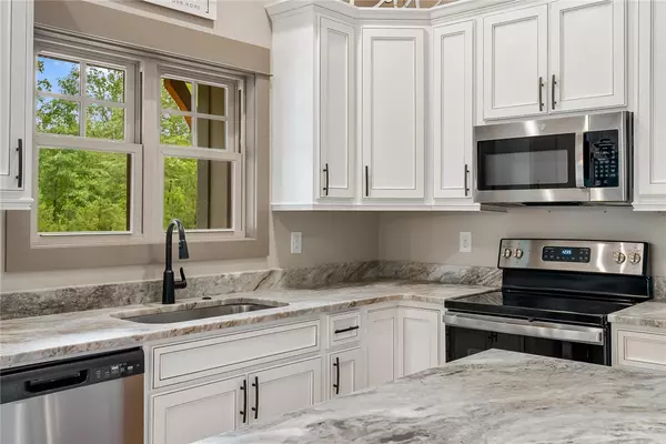 Seneca, SC 29672,1104 Little River View DR