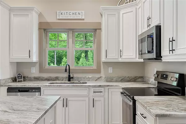 Seneca, SC 29672,1104 Little River View DR