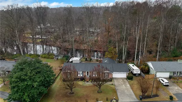 Easley, SC 29640,303 asbury CIR