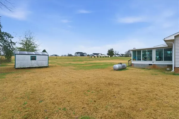 Seneca, SC 29678,185 N Grant RD