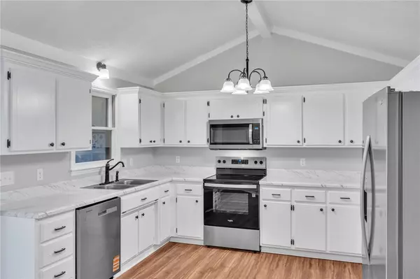 Easley, SC 29642,100 Sunningdale CT #A