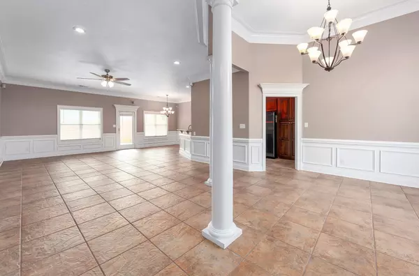 Jackson, TN 38305,8 Plainsbrook PL