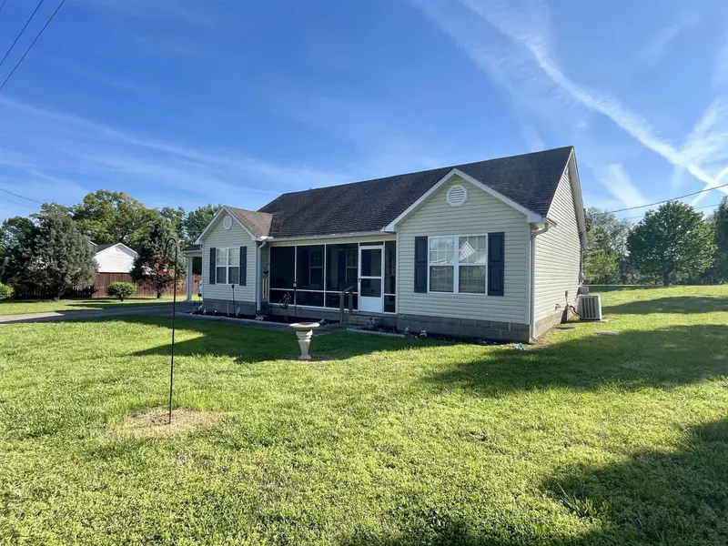 8 Stavely RD, Medina, TN 38355