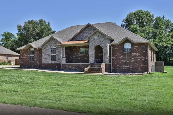 162 Oak ST, Martin, TN 38237