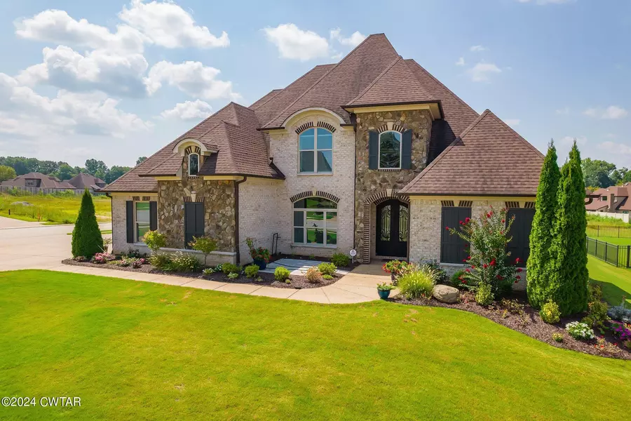 24 Swanbourne CV, Jackson, TN 38305