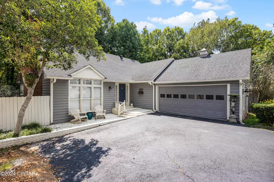 52 Broadmoor, Jackson, TN 38305