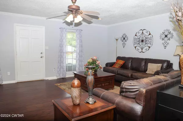 Jackson, TN 38305,493 Parkway ST