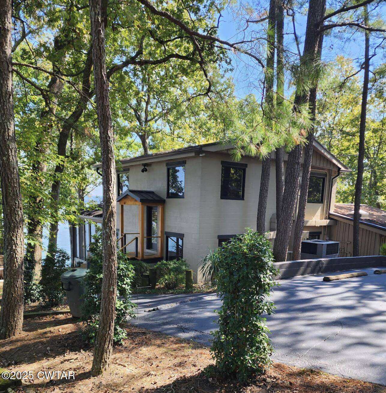 220 Swan Bay DR, Buchanan, TN 38222