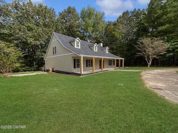 Lexington, TN 38351,185 Eastern Shores DR