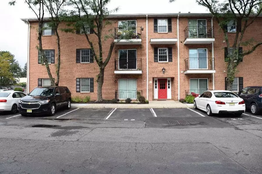 46 JOHN ST #2A, Bloomfield, NJ 07003