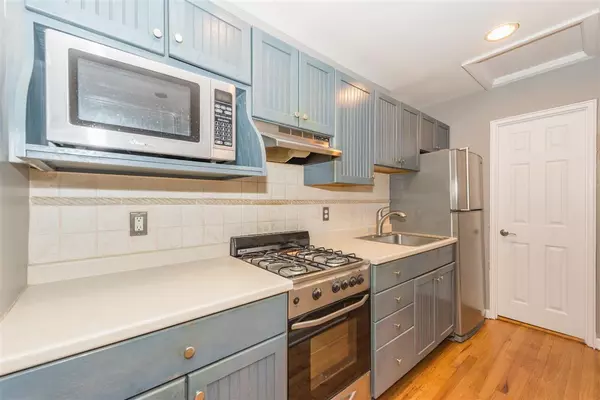 935 BROAD ST  #9D, Bloomfield, NJ 07003-2841