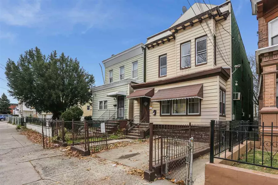 81 CLERK ST, Jc Greenville, NJ 07305