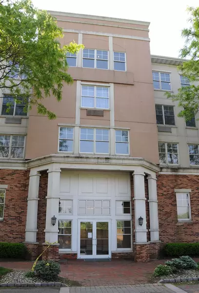 1 INDEPENDENCE WAY  #411, Jc Greenville, NJ 07305