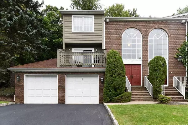 11 DORSET CIRCLE, Caldwell, NJ 07006