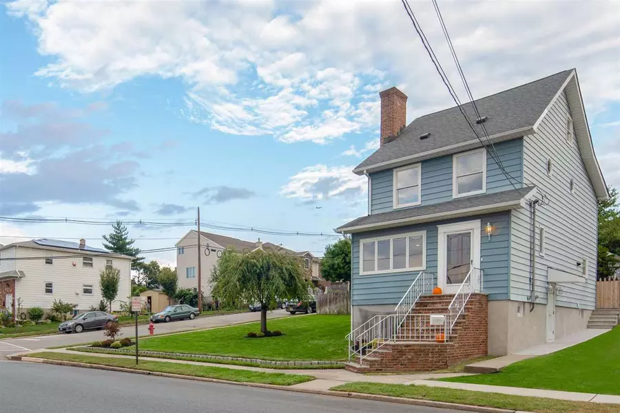 630 CHASE AVE, Lyndhurst, NJ 07071