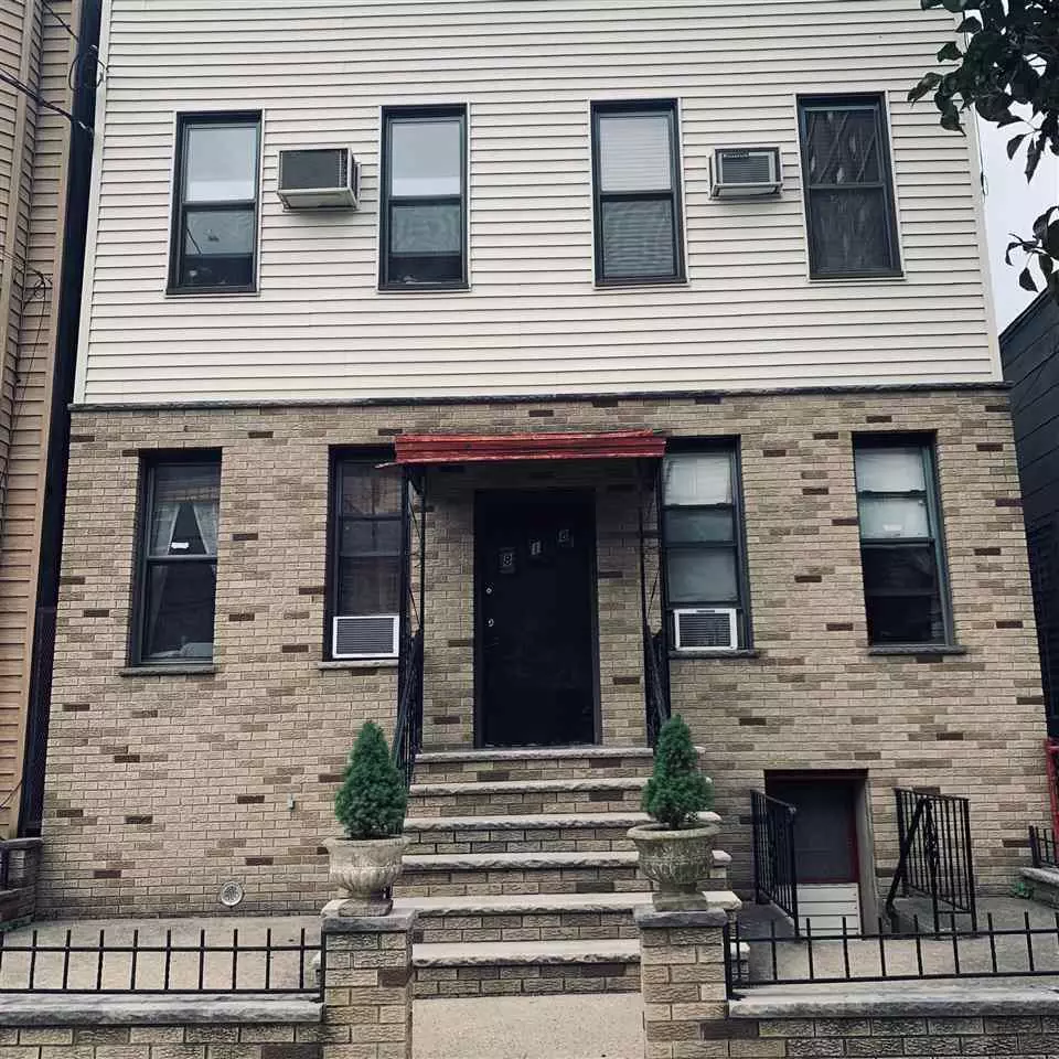 Union City, NJ 07087,818 22ND ST