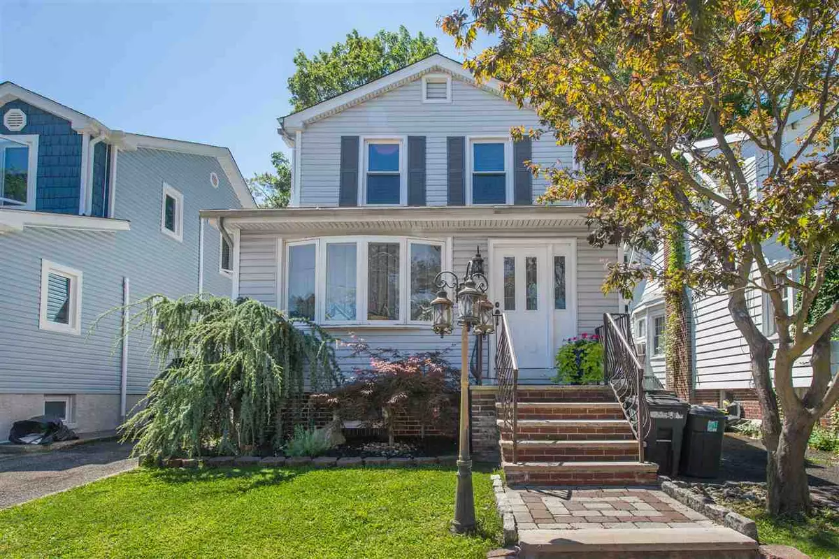 Cliffside Park, NJ 07010,54 OAKDENE AVE