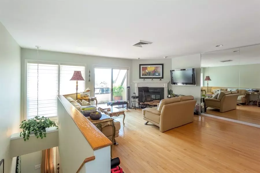 Cliffside Park, NJ 07010,300 GORGE RD  #11